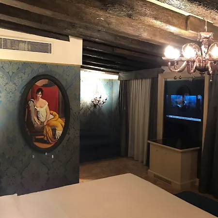 Palazzetto Madonna Venice