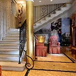 Отель Palazzetto Madonna 4*